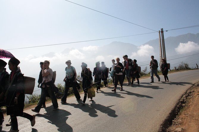 Best Sapa 2 Days 1 Night with Luxury Limousine 9 Seater-Nature & Culture Explore - Day 1: Trekking and Cultural Encounters
