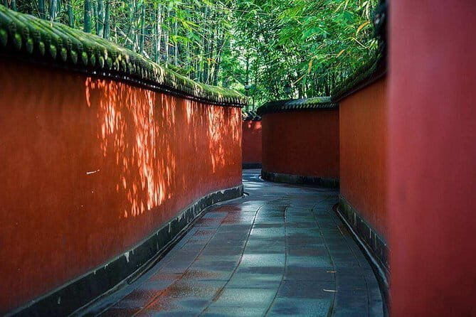 Best Selected Chengdu City Tour - Walking Through the Old Streets
