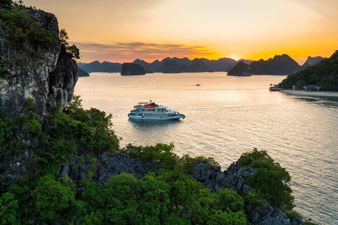 Best Seller Halong Full Day Tour All Included Expressway Transfer - Detailed Breakdown of the Itinerary