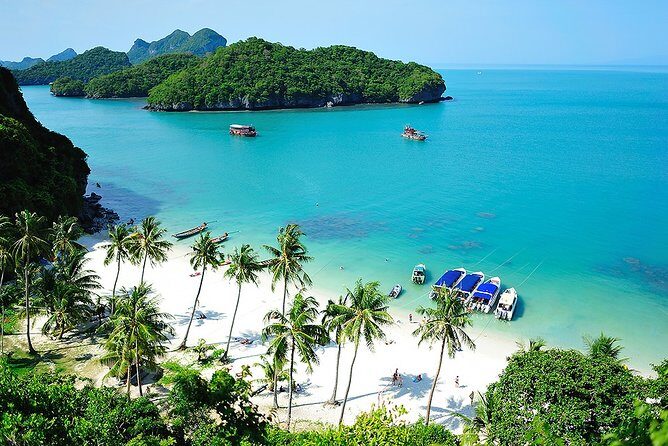 Beyond Angthong 42 Islands Premium Service Trip By Speedboat From Koh Samui - Who Is This Tour Best Suited For?
