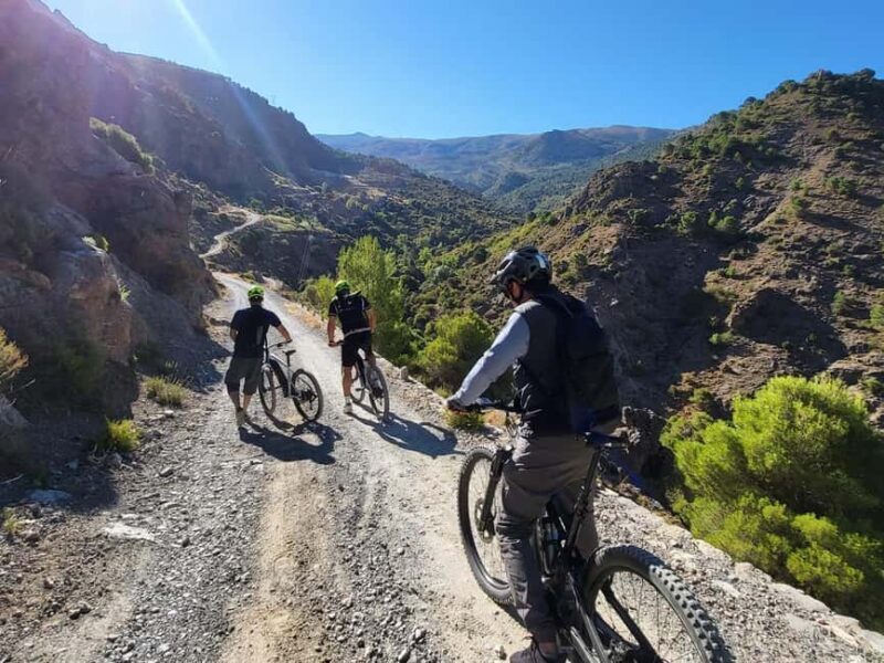 Beyond Los Cahorros: Adventure Through the Hidden Sierra - Key Points