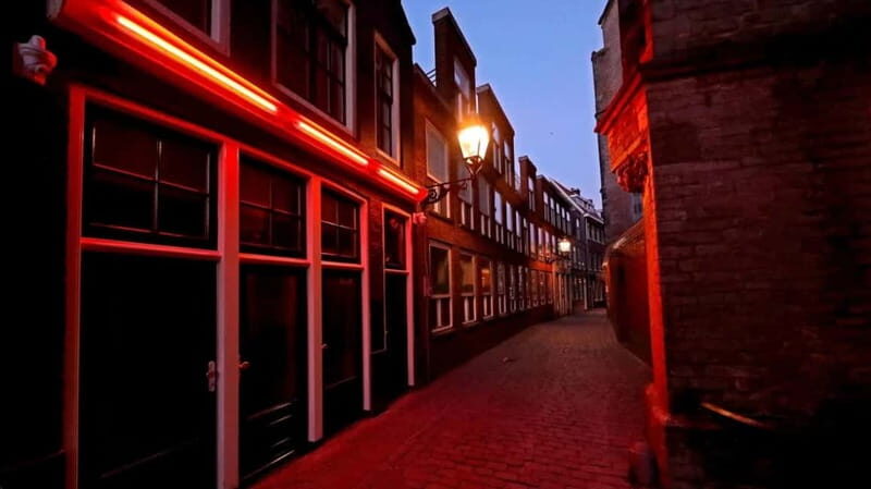 Beyond the Coffee Shops: Amsterdams Underground Drug Story - A Detailed Look at the Tour Experience