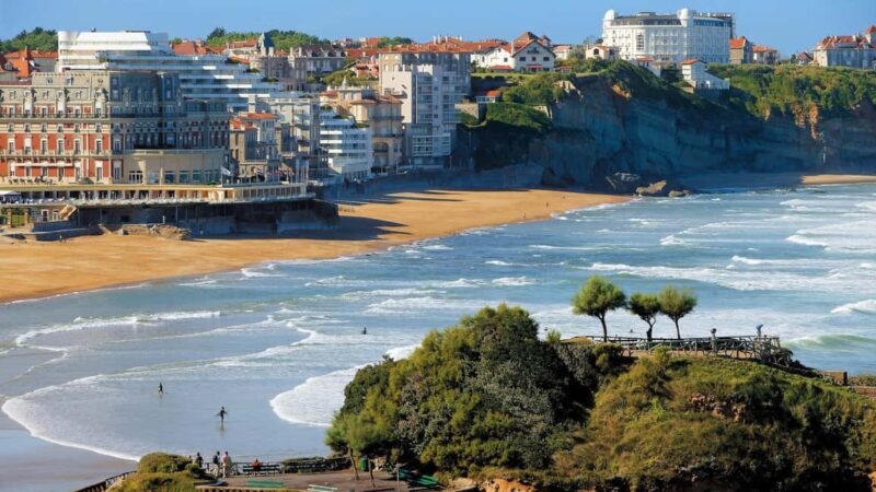 Biarritz: 2-hour Best Intro Walking Tour with a Local - Key Points
