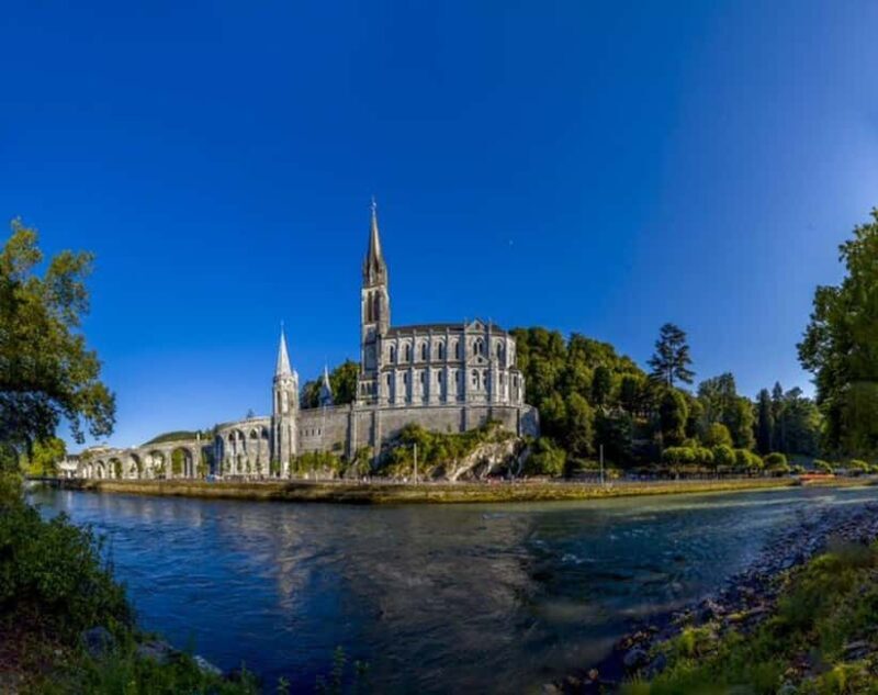 Biarritz: Visit to the Sanctuary of Lourdes in small group - An In-Depth Look at the Lourdes Day Trip from Biarritz