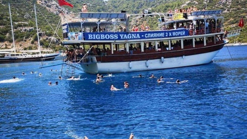 Big Boss Boat Trip Adults Only +16 - What Makes the Experience Special?