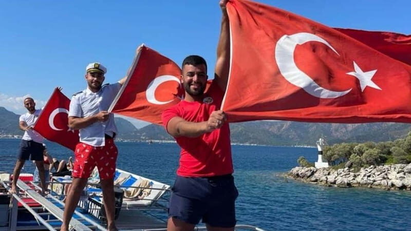 Big Boss Boat Trip Adults Only +16 - Analyzing the Value & Practicalities