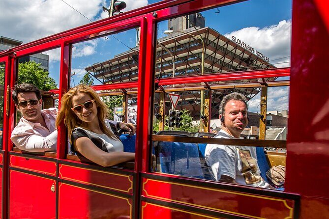 Big Castle Tour in Bratislava by Presporacik Sightseeing Vehicle - FAQ