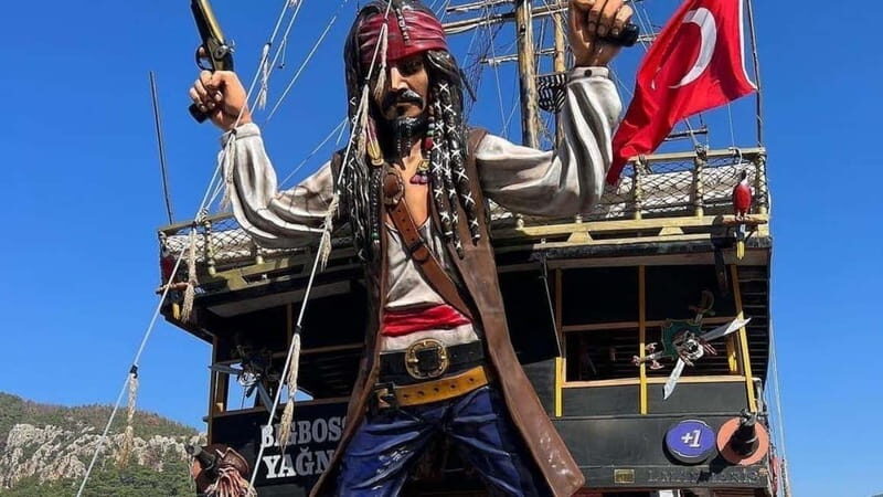 Bigboss Diamond Pirate Boat Trip - The Onboard Experience: Fun, Food, and Drinks