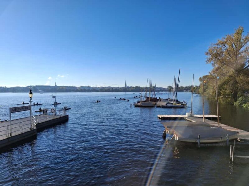 Bike tour around the Alster - Celebs, water, and nature - Authentic Feedback from Travelers
