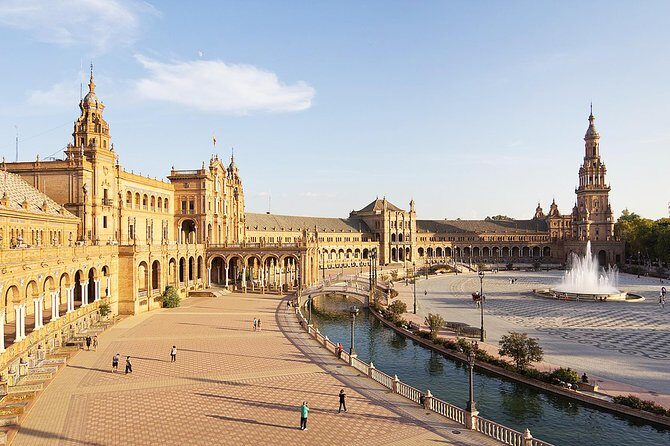 Bike tour through the monumental area of Seville - Exploring Seville on Two Wheels: A Detailed Review