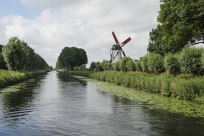 BikeTour Bruges & Damme in Spanish and English - Who Should Consider This Tour?