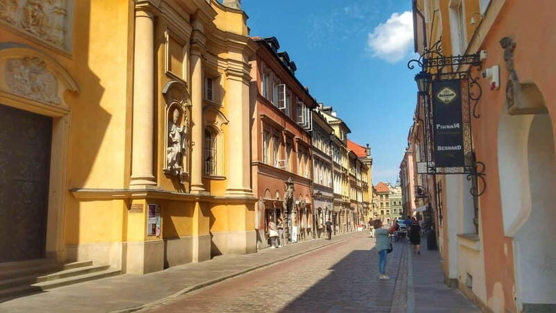Biking Through Warsaw Highlights with Picturesque Views - Discovering Warsaw on Two Wheels: A Practical Overview