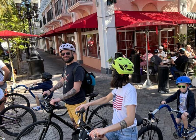 Biking tour around South Beach - in French - The Sum Up