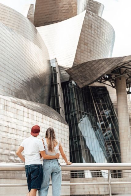 Bilbao: Express Walk with a Local in 60 minutes - Key Points