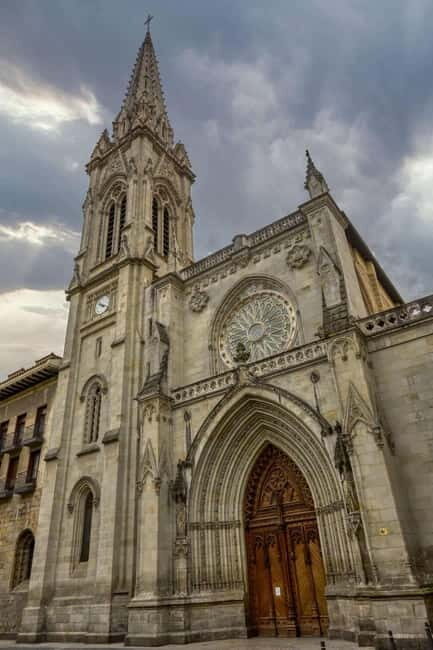 Bilbao: I am a guide who shows the history of the town of Bilbao. - An In-Depth Look at the Bilbao History Tour