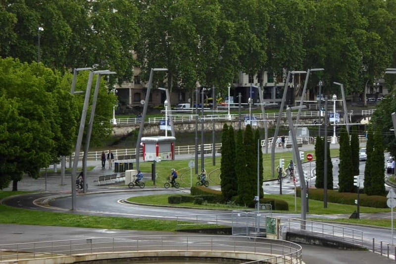 Bilbao: Titanium & Glass - Private Tour (German/English) - FAQ