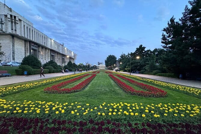 Bishkek : USSR History , Soviet Architects , Statues & Mosaics - In-Depth Review of the Tour Experience