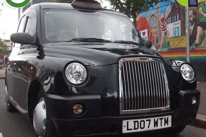 Black Taxi Mural "Tour Like A Local" - Key Points