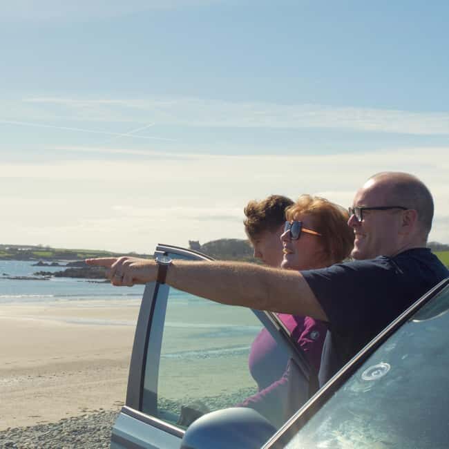 Black Taxi-Style Tour: Murals, Peace Walls & City Highlights - The Cultural Scene: Markets, Quarters, and Parks