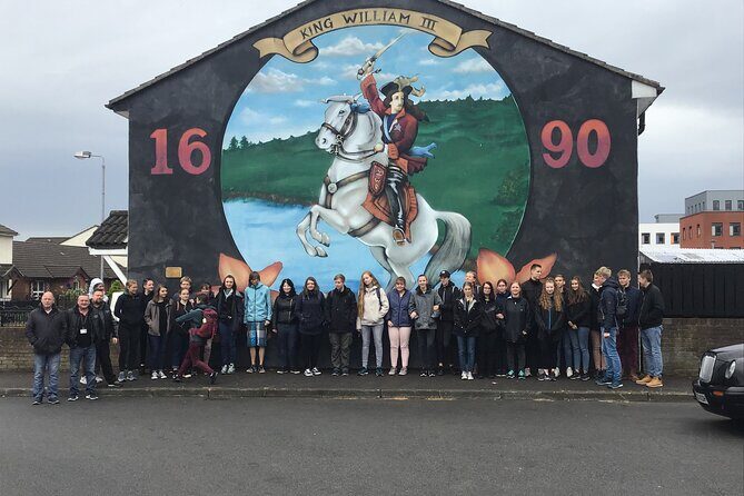 Black Taxi Tour and Crumlin Road Gaol tour Combo - Key Points