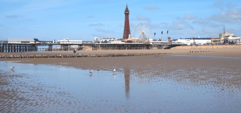 Blackpool Christmas Lights Walking Tour with an App - An Introduction to the Blackpool Illuminations Tour
