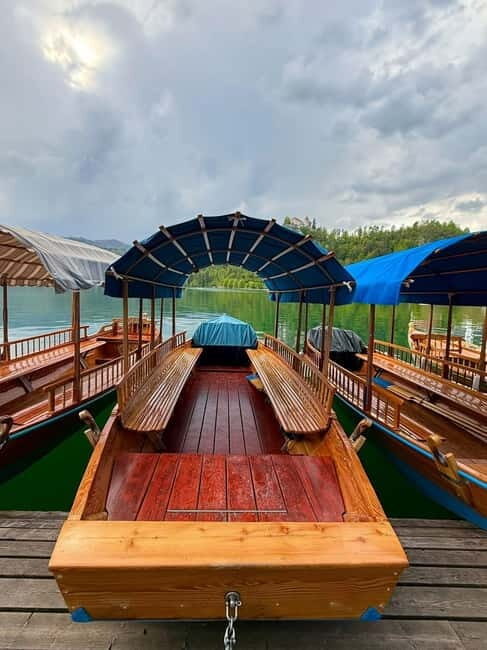 Bled: Lake Bled Guided Walking Tour with Cream Cake - Tasting the Famous Bled Cream Cake