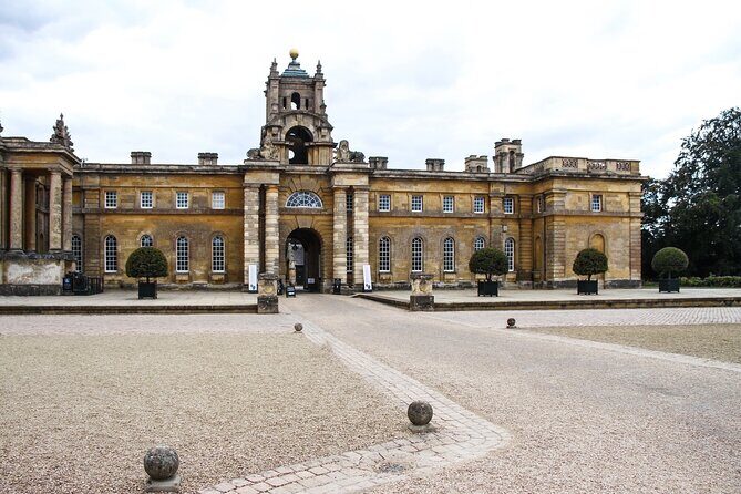 Blenheim palace Shakespeare Warwick Castle Private Tour with pass - FAQ