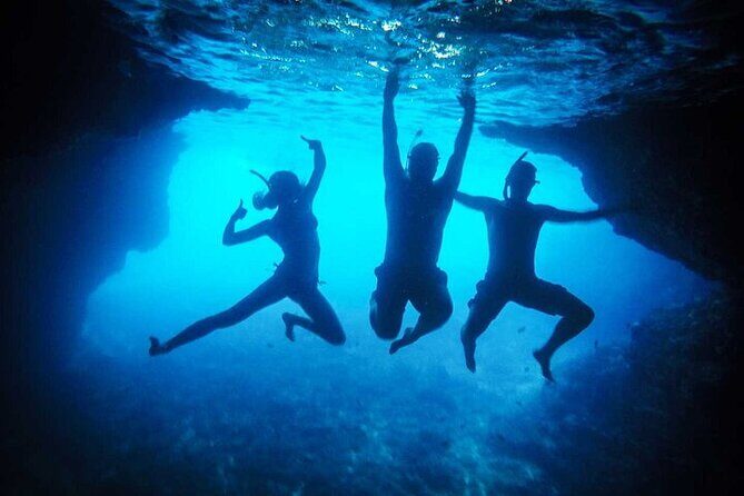 Blue and green cave on Koloep - Key Points