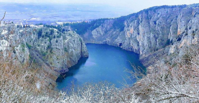 Blue and Red Lake and Wine Tasting - A Detailed Look at the Blue and Red Lake & Wine Tasting Tour