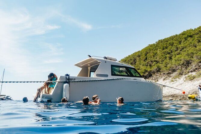 Blue Cave and Hvar 5 Islands full-day Speedboat Tour from Split - FAQ