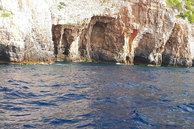 Blue Cave, Blue Lagoon, Hvar island and ShipWreck - private boat tour - A Closer Look at the Itinerary and What You Can Expect