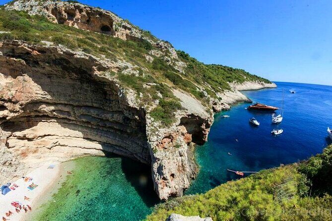 Blue Cave, Blue Lagoon, Pakleni Islands Group boat tour from Hvar - Key Points