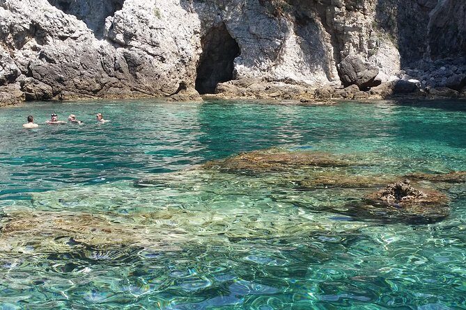 BLUE CAVE private speedboat tour with drinks - FAQ