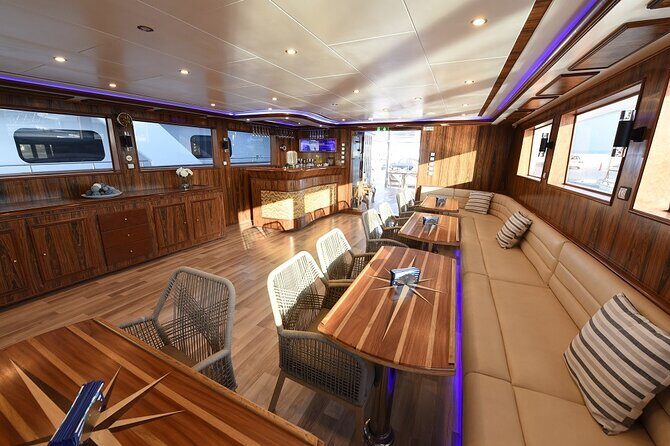 Blue Lagoon: 3 Hours Afternoon Cruise with transfer from Paphos - Starting Point and Overall Atmosphere