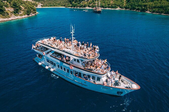 Blue Lagoon, Shipwreck & Maslinica from Split with LUNCH & DRINKS - Key Points