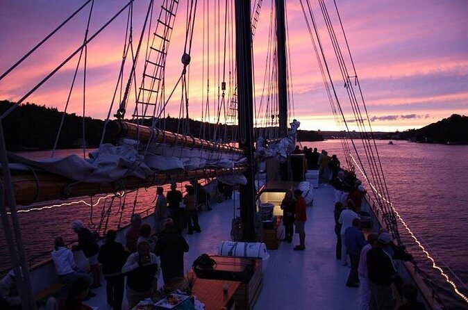 Blue Lobster Party Cruise - FAQ