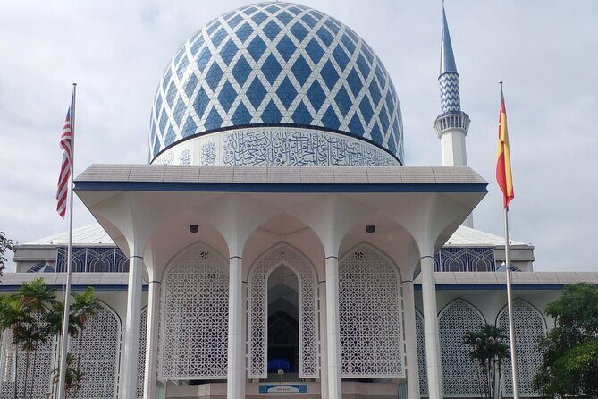 Blue Mosque And Batu Caves Private Tour from Kuala Lumpur - Final Thoughts: Who Is This Tour Best For?