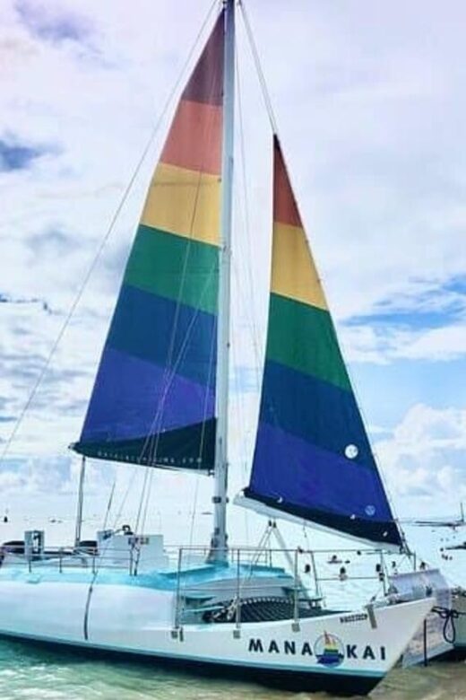 Board from Waikiki Beach: Friday Night Fireworks sail - An Authentic Look at the Waikiki Fireworks Sail