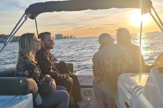 Boat Cruise with Champagne - FAQ