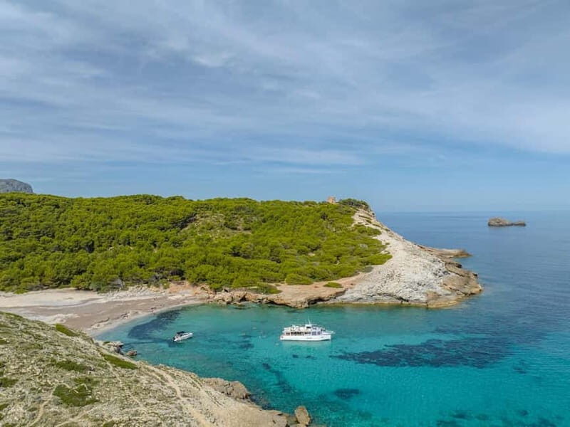 Boat day trip with drinks and lunch - An in-depth look at the Mallorca Cala Ratjada Boat Day Trip