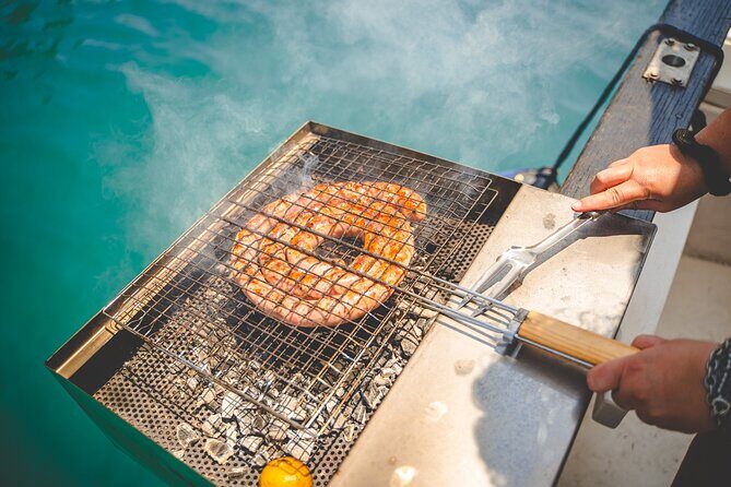 Boat excursion with barbecue on board - FAQ