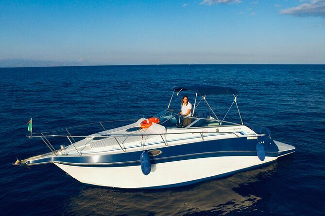 Boat excursions in the Bay of Taormina and Gardens on a private basis - The Allure of the Private Taormina Bay Boat Tour