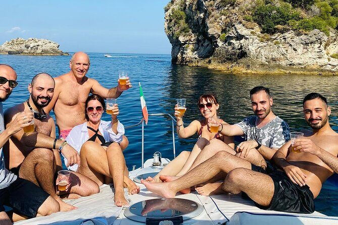 Boat excursions in the Bay of Taormina and Gardens on a private basis - The Itinerary in Detail