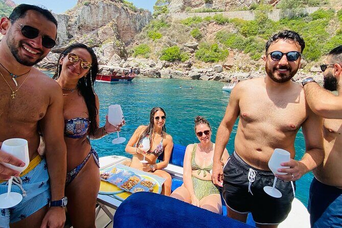 Boat excursions in the Bay of Taormina and Gardens on a private basis - Who Should Consider This Tour?