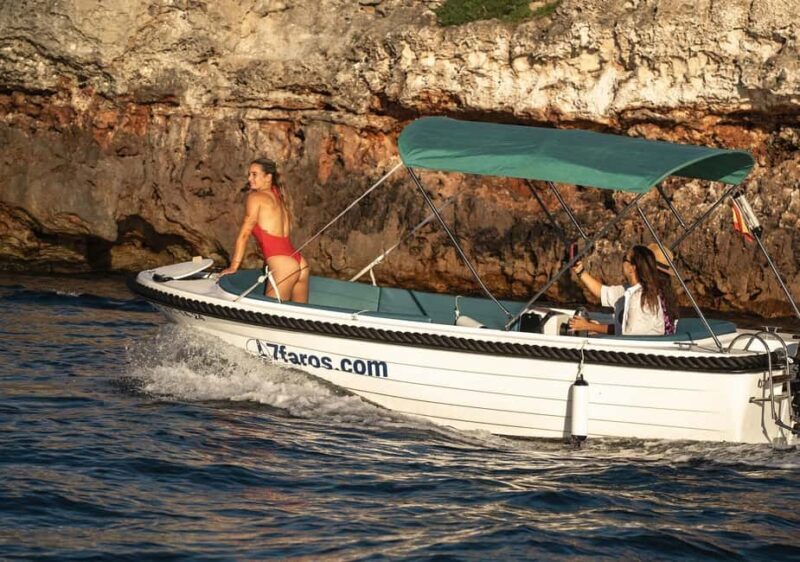 Boat rental in Menorca with no license required. - Discover the Beauty of Menorca on a No-License-Required Boat Rental