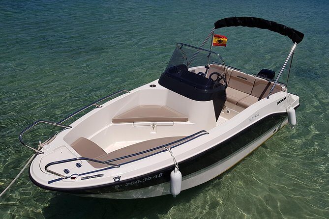 Boat rental without license - B450 'Theia' (4p) - Can Pastilla - What Is the B450 Theia Boat Rental?