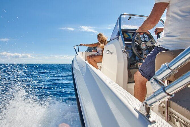 Boat rental without license - B520 'Neptuno' (5p) - Can Pastilla - Authenticity and Scenic Discoveries