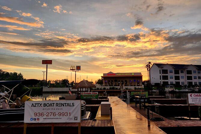 Boat Rentals on Lake Conroe in Mongomery Texas - Exploring Boat Rentals on Lake Conroe in Montgomery, Texas