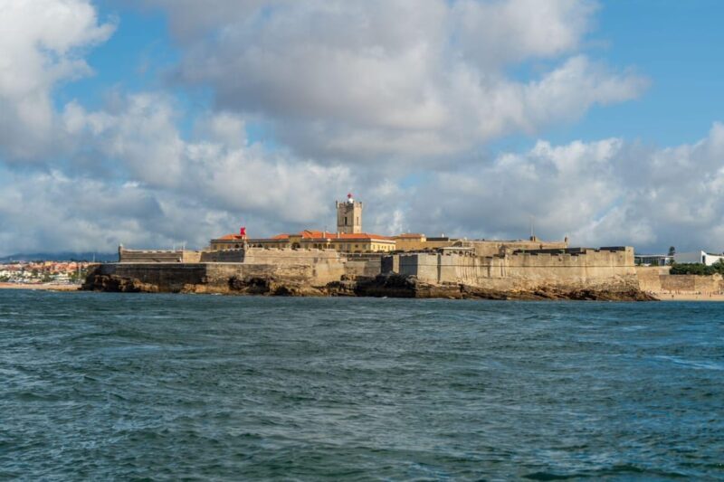 Boat tour: charming Cascais Coast to Lisbon lighthouse - Key Points