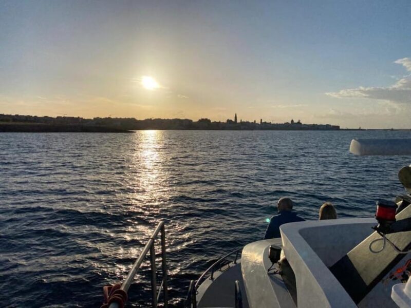 BOAT TOUR POLIGNANO A MARE with swim stop and aperitiv - Key Points